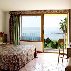 Camera con letto king size